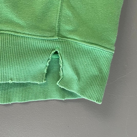 Aerie The Chill Sweatshirt Green Ice Cold Ski Resort Patches Womens Medium - Picture 11 of 11